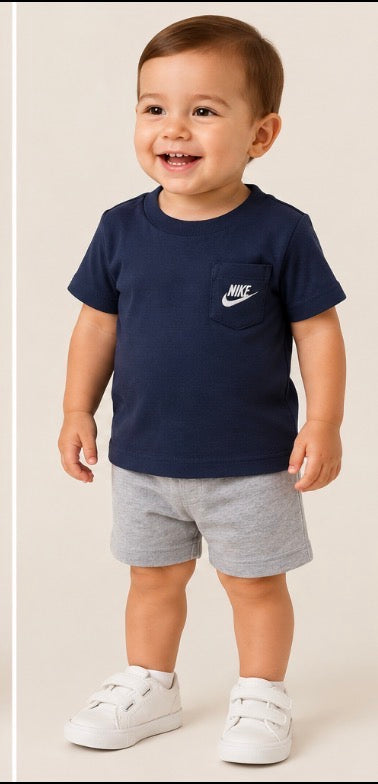 Nike Baby Boys Navy Pocket T-Shirt White Logo Size 18 Months