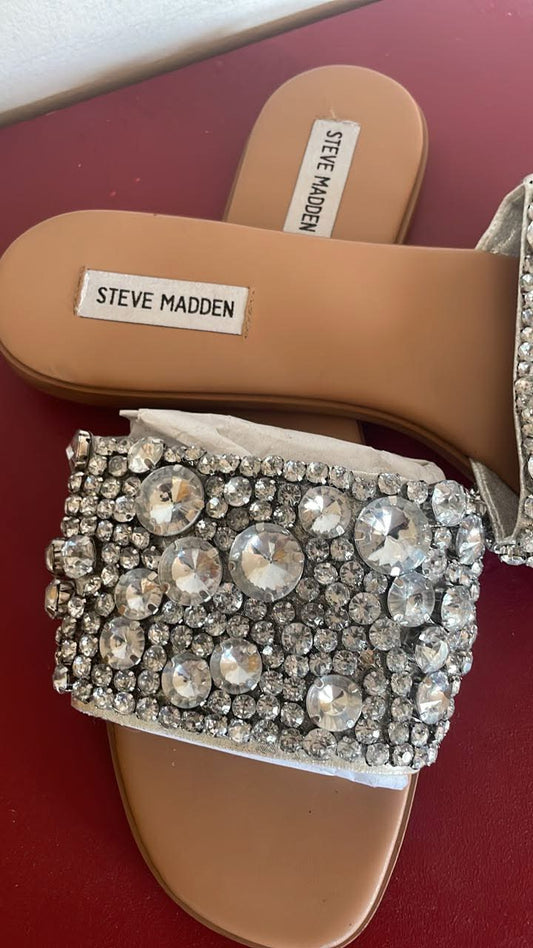 Steve Madden
Knicky Flat - Rhinestone
Size 12 Medium