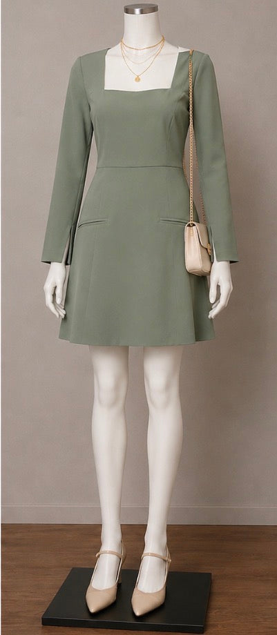 Fashion Nova Blaire Square Neck Mini Dress in Sage.
– Women’s Size 10