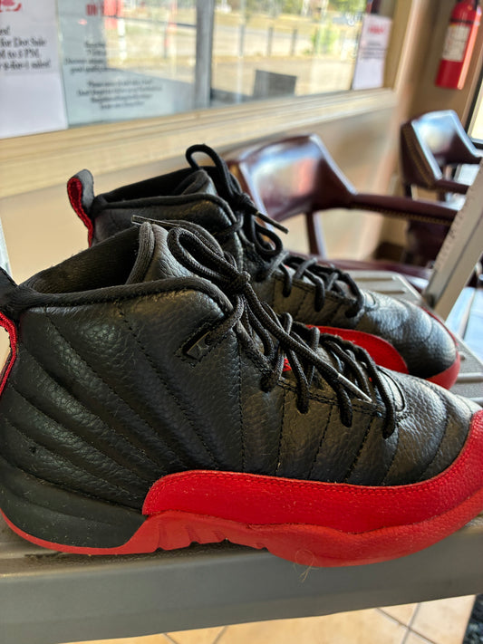 Air Jordan Kids'12 Retro Flu Game
 (PS) Size 2.5 Y