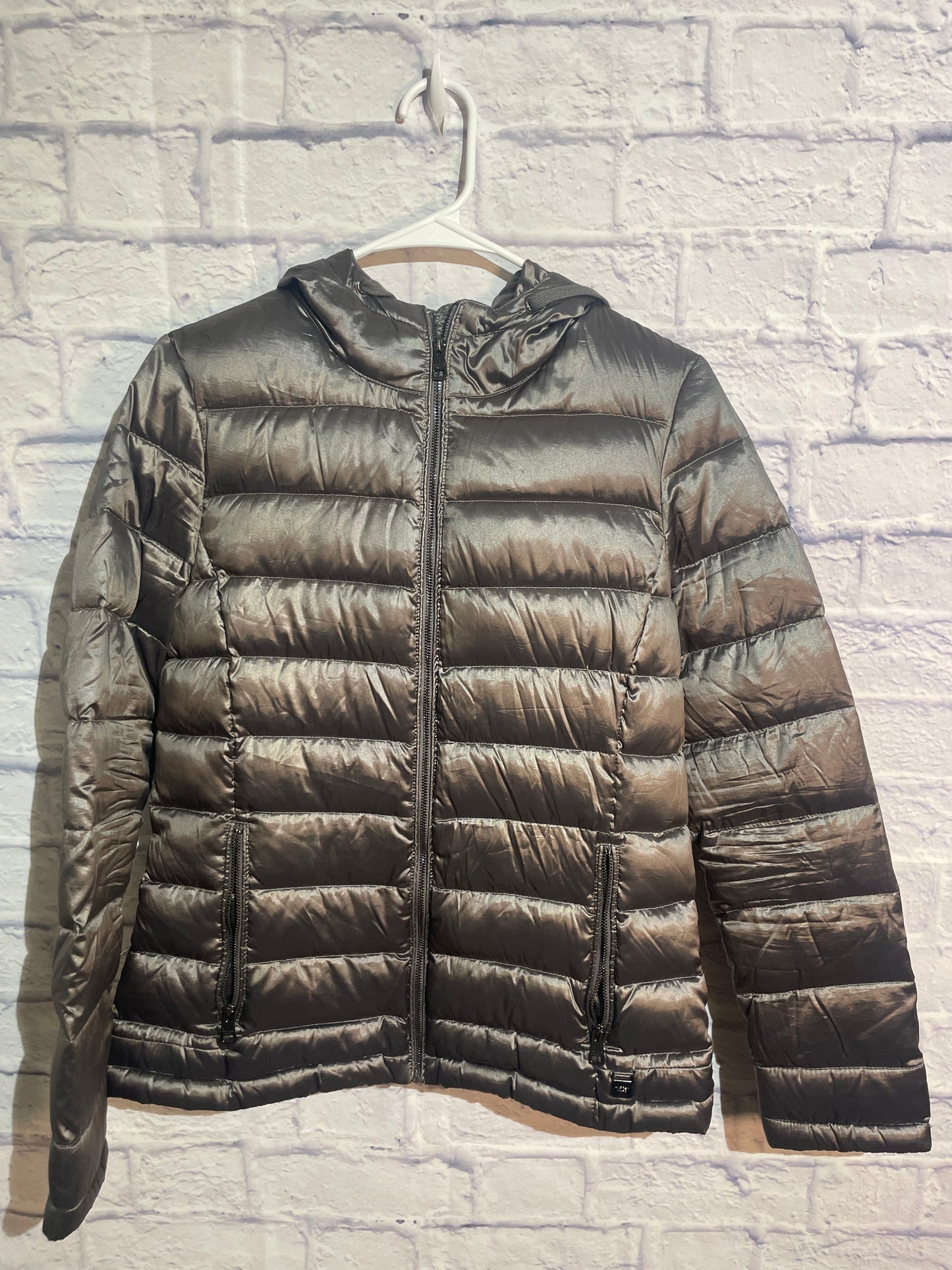 Andrew Marc Packable Lightweight Premium Down Hooded Puffer Jacket in a grey/metallic color~ Size XS
