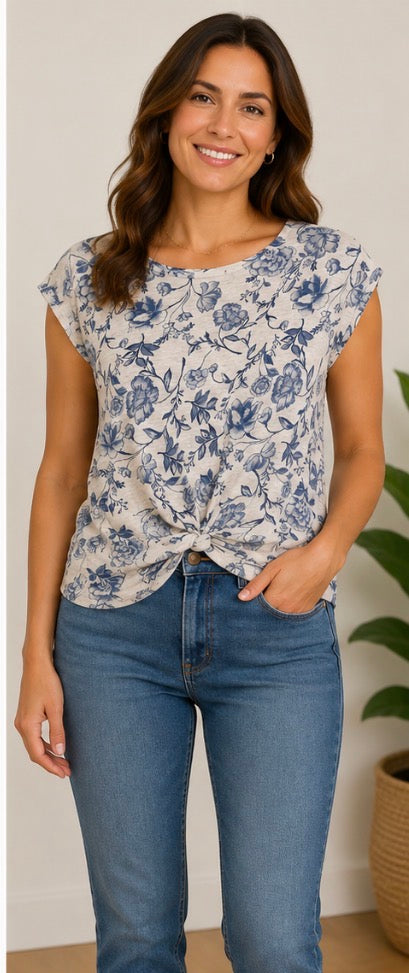 Womens Cynthia Rowley Linen Cap Sleeve Floral Tee Shirt White Blue Size Medium 8/10~Great Condition