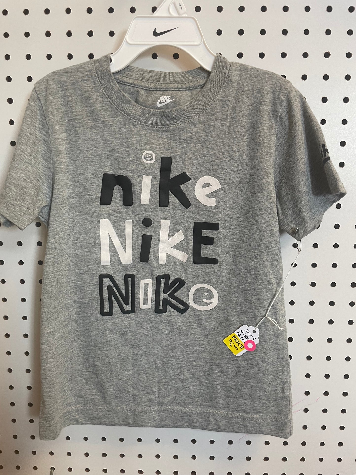 Boys Nike Tee - Size 6- Good Condition