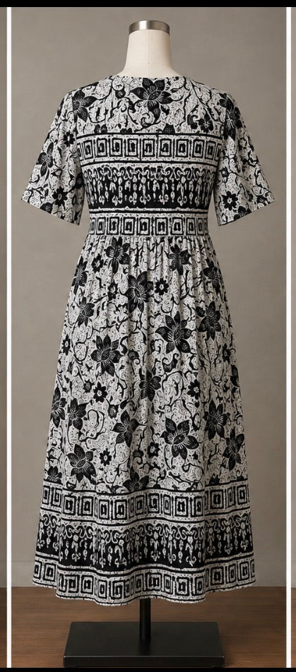 Sara Morgan Black Maxi Dress ~ Women’s Size Medium 8/10~Great Condition