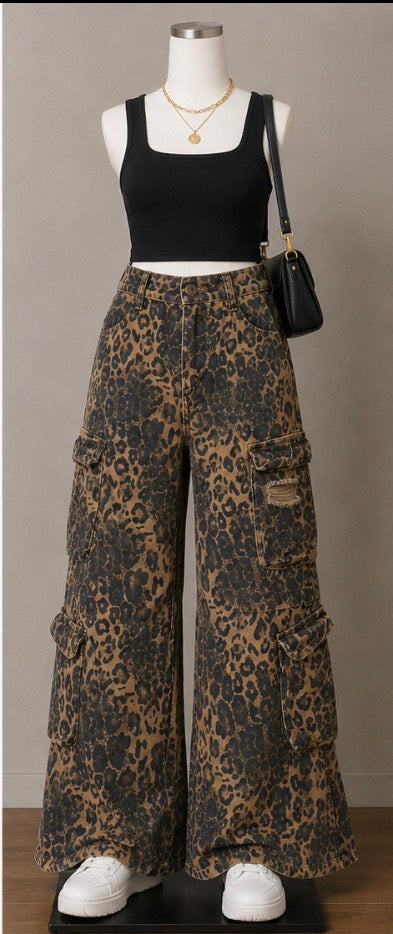 Fashion Nova leopard-print cargo jeans/pants, women’s size 11