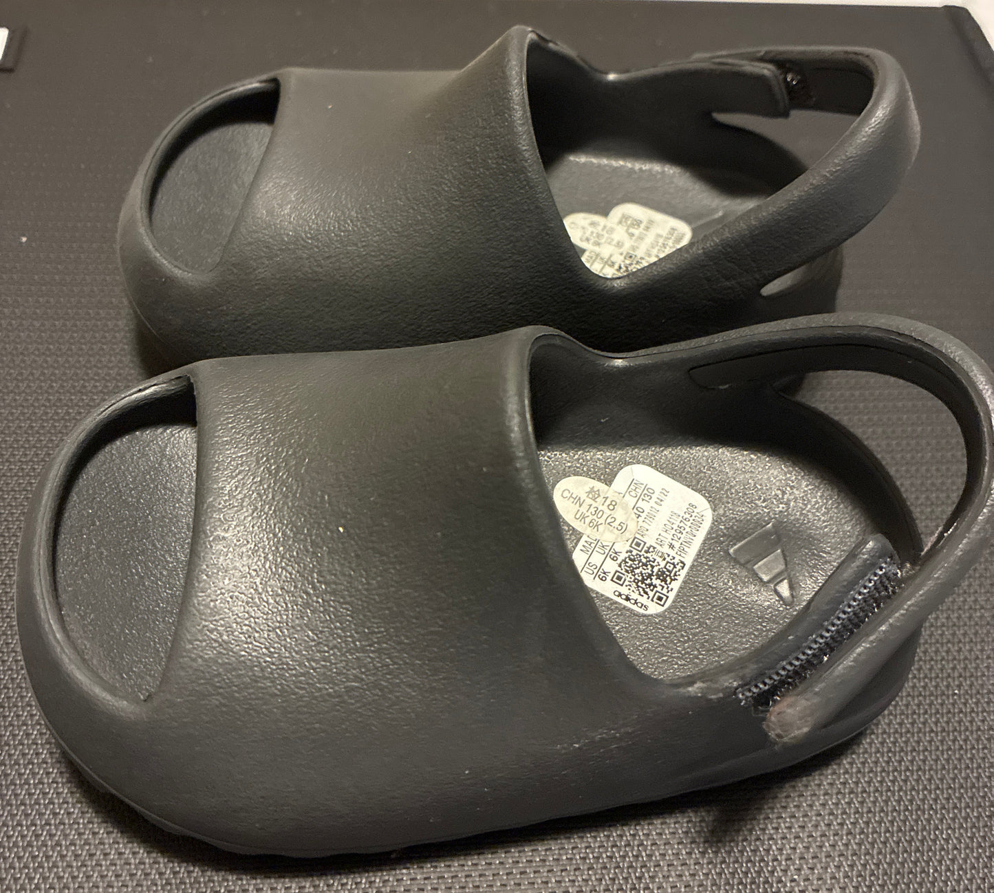 Adidas Yeezy Slide Onyx Toddler Size 6