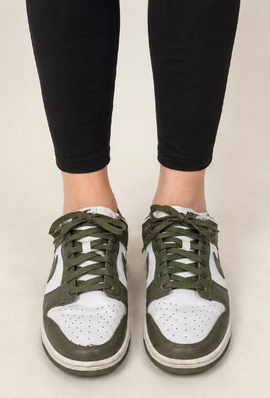 Unisex Nike Dunk Low Medium Olive Women’s Size 11 White Green Sneakers Size 9.5 Men