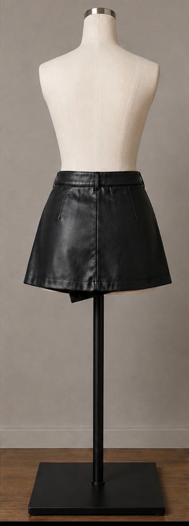Zara Black Faux Leather Skort / Mini Skirt — Women’s Size 8–10