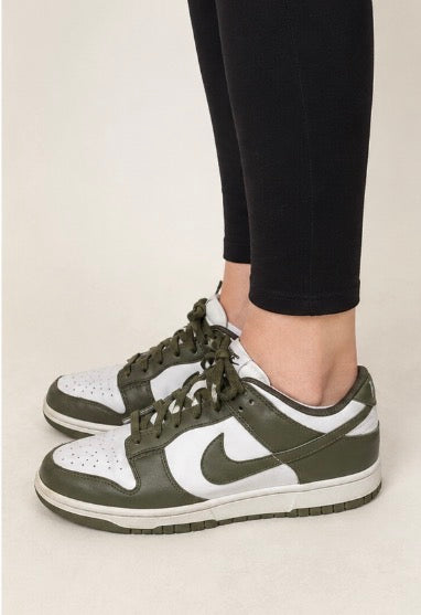 Unisex Nike Dunk Low Medium Olive Women’s Size 11 White Green Sneakers Size 9.5 Men