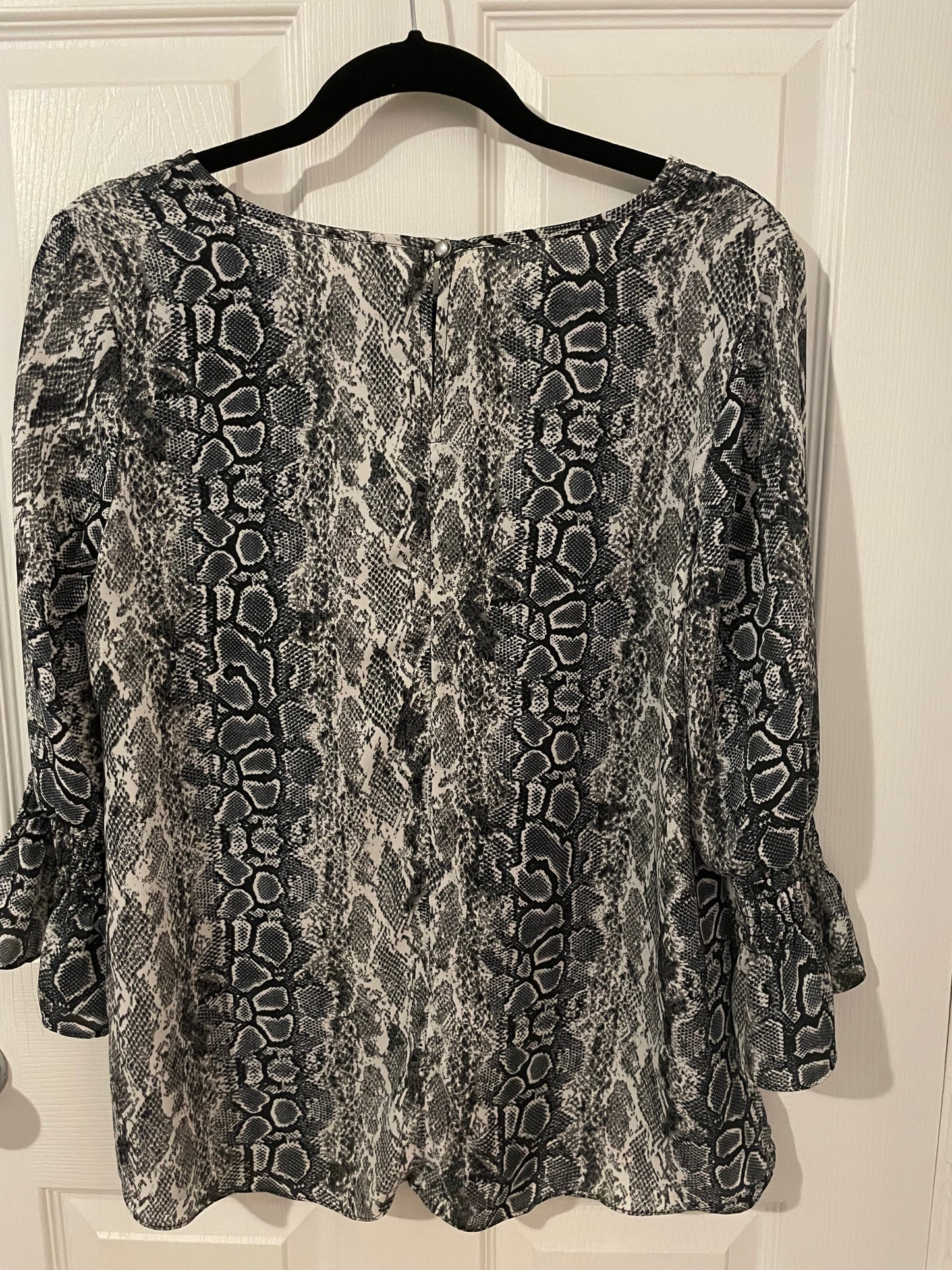 Shadow Stripe Python Print Blouse ~Women’s Size Med 8/10~Great Condition