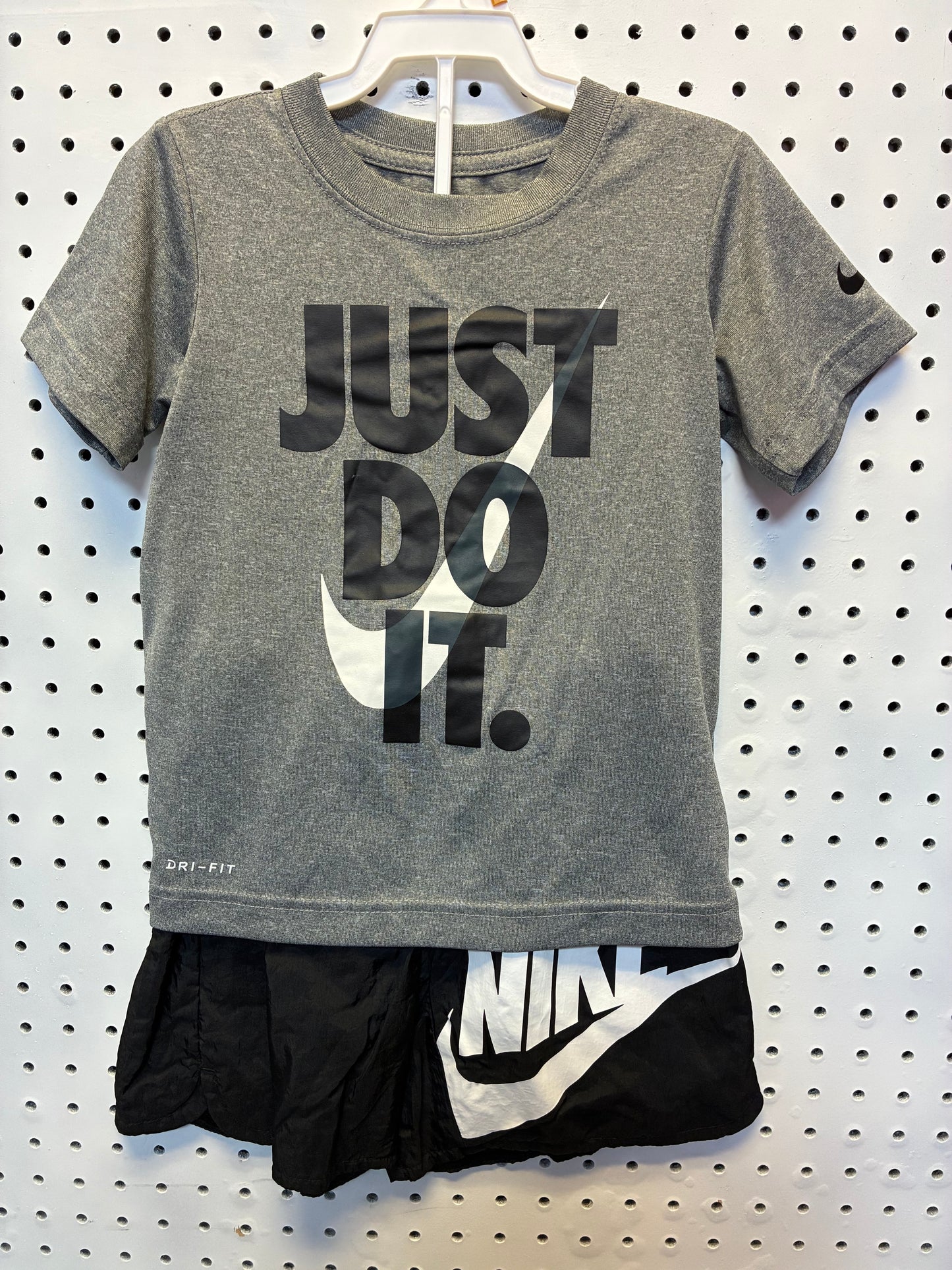 Nike Dri-Fit Boys Size 5/6 2 Piece Set Short and Top Just Do It