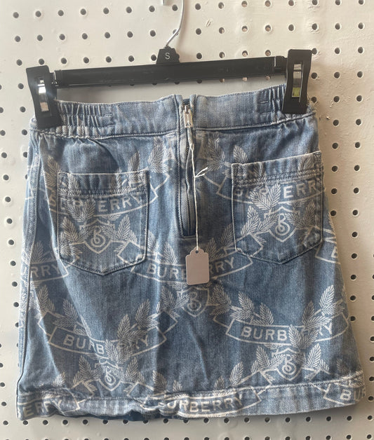 BURBERRY Girls Size 8
Blue Oak Leaf Creek Denim Skirt