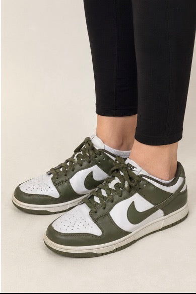 Unisex Nike Dunk Low Medium Olive Women’s Size 11 White Green Sneakers Size 9.5 Men