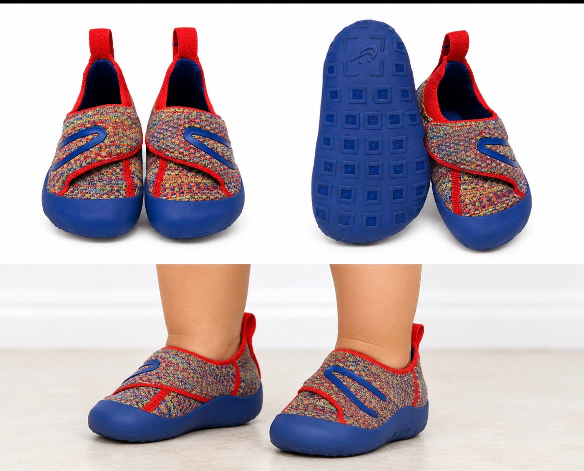 Speedo Toddler Water Shoes. Size 6C
Color: Multicolor knit(red & blue)