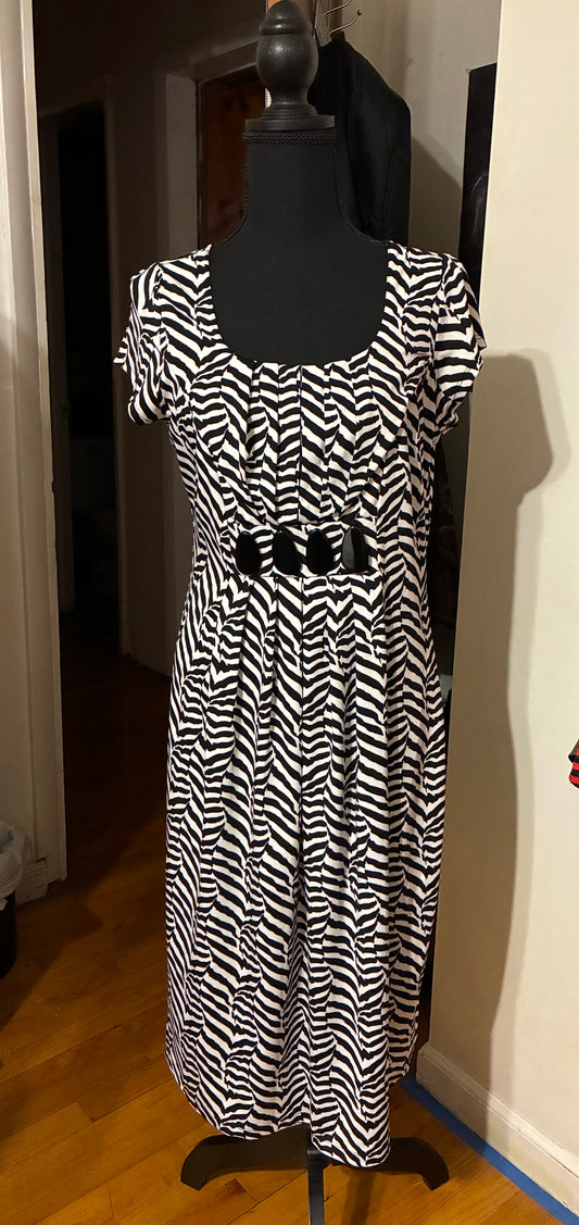 Vior Vior black and white zebra print cap sleeve dress Women Size 10