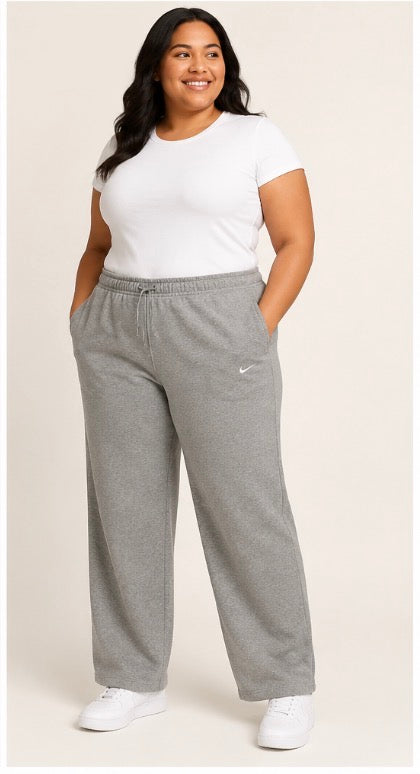 Nike Women’s Gray Straight-Leg Fleece Sweatpants Size Large