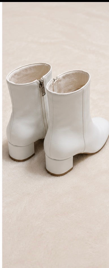 Pandaninjia Girls White Square-Toe Ankle Boots –Size 5