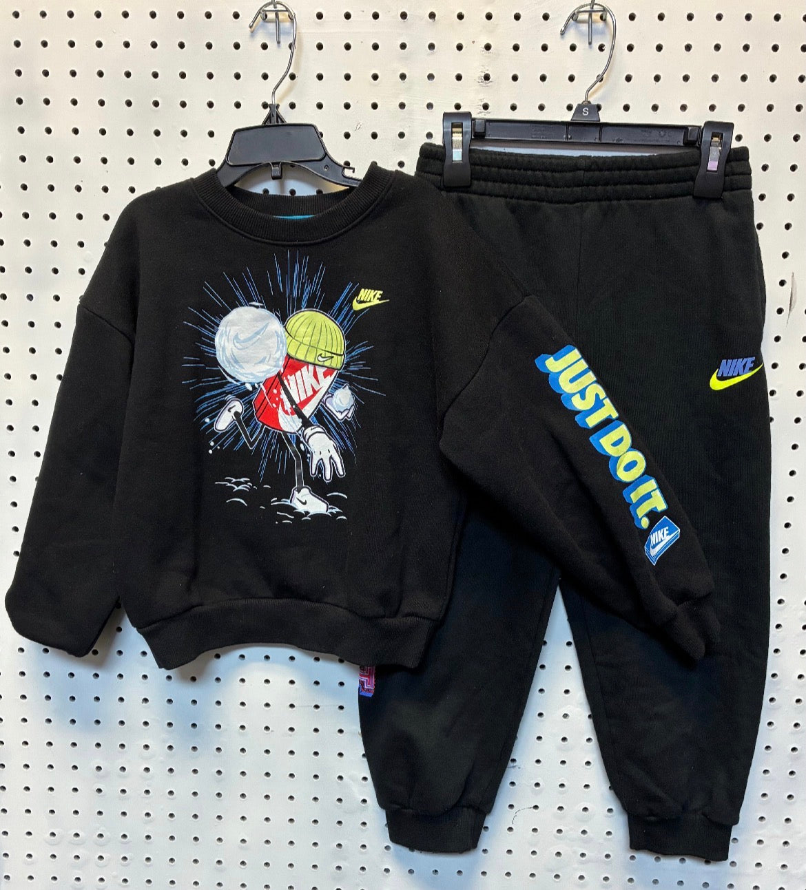 Nike Boys Graphic Crewneck Sweatshirt and Jogger Set Size 7