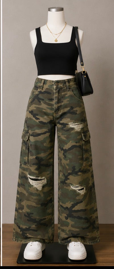 Supermade Woven Ripped
Camouflage Cargo Baggy Pants Size Large